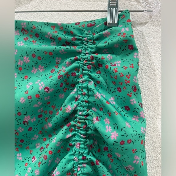 Lovers + Friends Parakeet Green Daisy Ditzy Floral Cam Ruched Midi Skirt Size XS - Picture 3 of 13